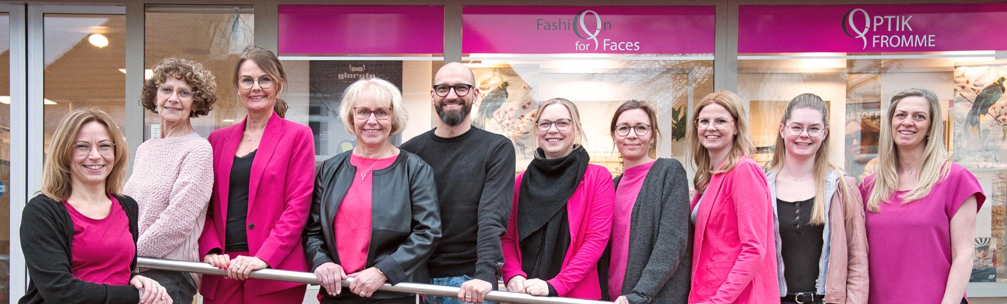 Gruppenfoto des gesamt Optik Fromme Teams